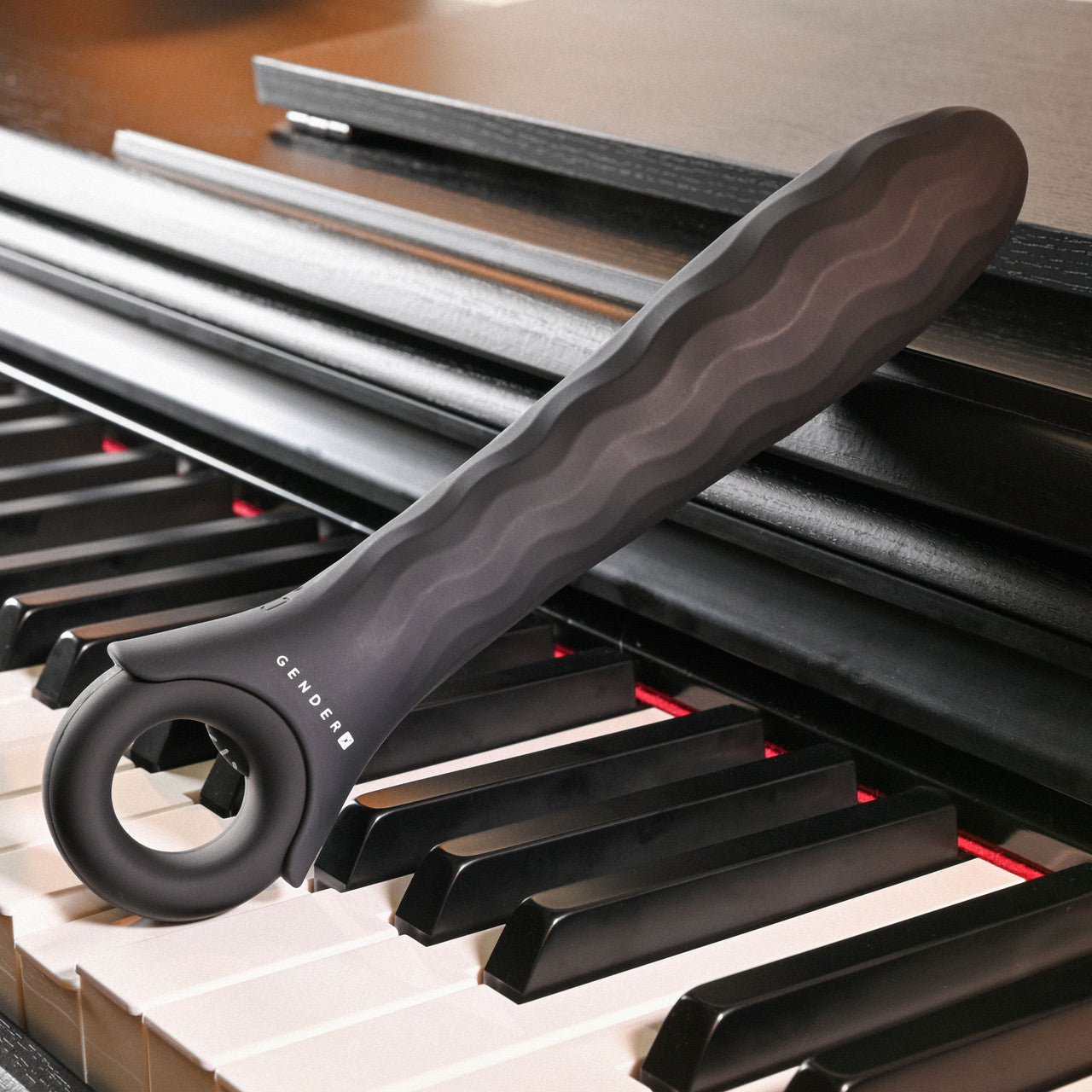 Gender X Powerhouse Ring Handled 12-Speed Silicone Vibrator - Black